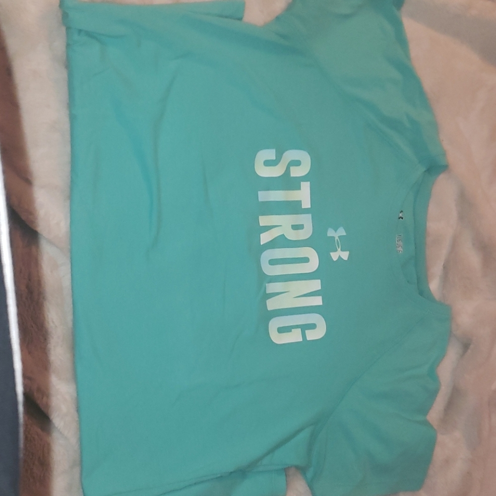 Girls underarmour t-shirt